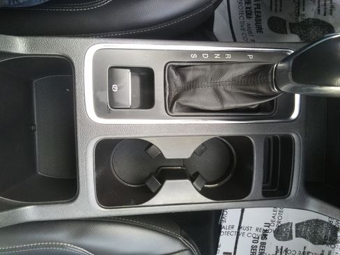 Used 2019 Ford Escape Titanium image 18