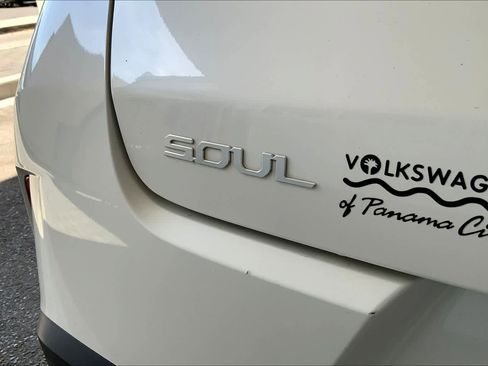 Used 2023 Kia Soul LX FWD image 10