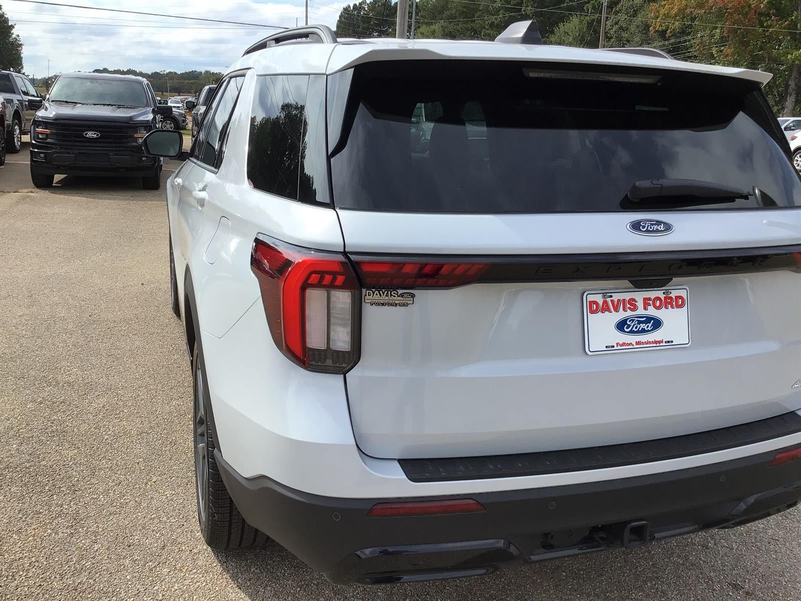 New 2026 Ford Explorer ST-Line w/ ST-Line Street Pack AWD/4WD image 14