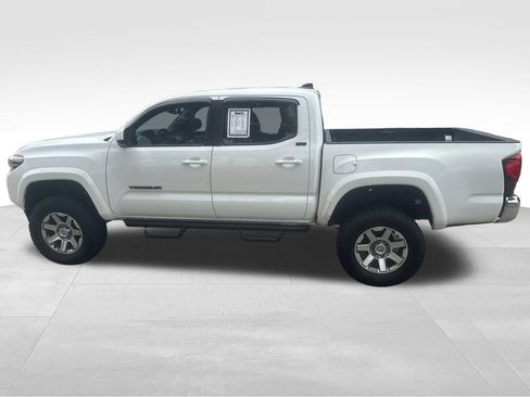 Used 2019 Toyota Tacoma SR5 RWD image 8