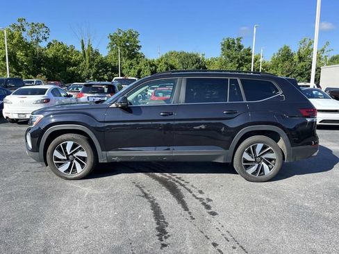 Used 2025 Volkswagen Atlas SE AWD/4WD image 6