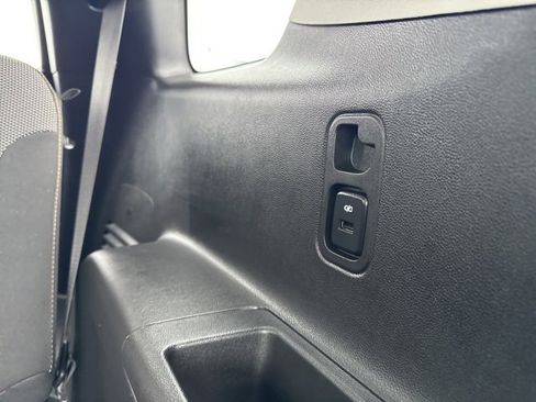 Used 2018 Chevrolet Traverse LT image 31