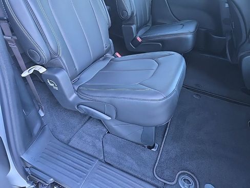 New 2026 Chrysler Pacifica Select w/ S Appearance Package image 79