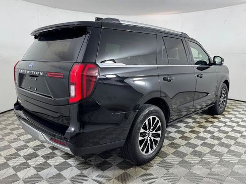 Certified 2025 Ford Expedition Platinum AWD/4WD image 3