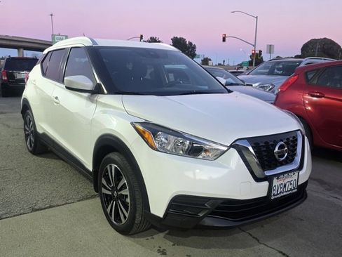Used 2020 Nissan Kicks SV image 5
