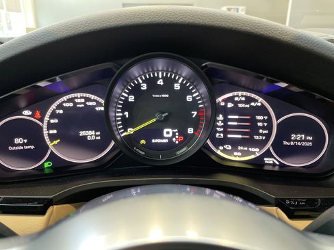 Used 2022 Porsche Cayenne E-Hybrid image 21