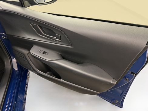 Used 2025 Toyota Prius Plug-In Hybrid image 33