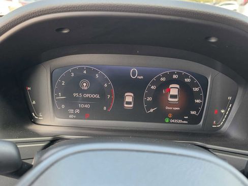 Used 2023 Honda Accord EX image 10