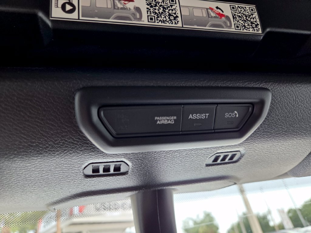 Used 2022 Jeep Wrangler Unlimited Sahara AWD/4WD image 29