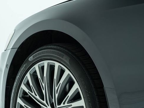 Used 2019 Audi A8 L 3.0T image 21