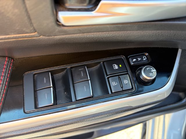 Used 2025 Toyota Sienna XSE w/ XSE Premium Package AWD/4WD image 33