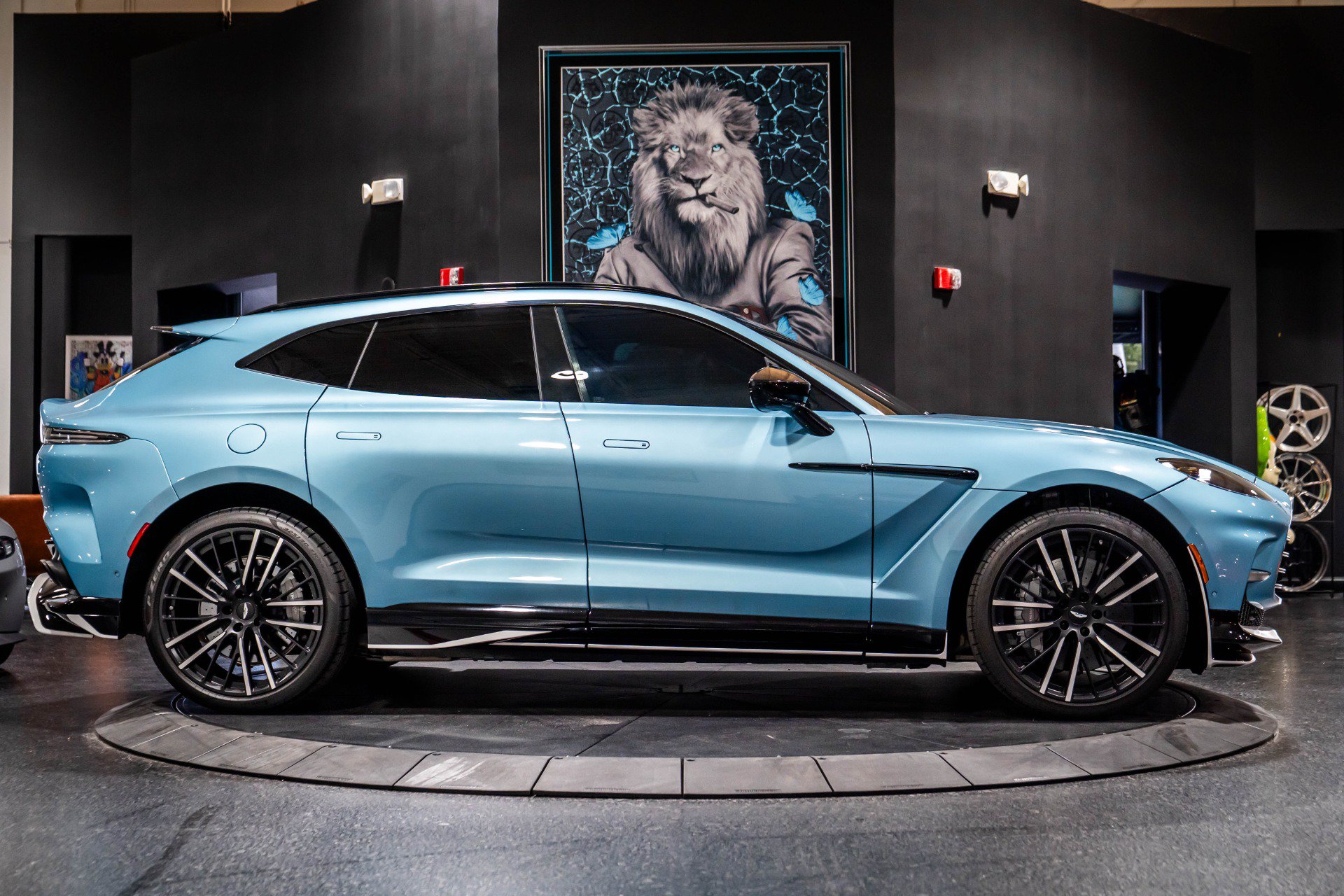 Used 2023 Aston Martin DBX 707 AWD/4WD image 9