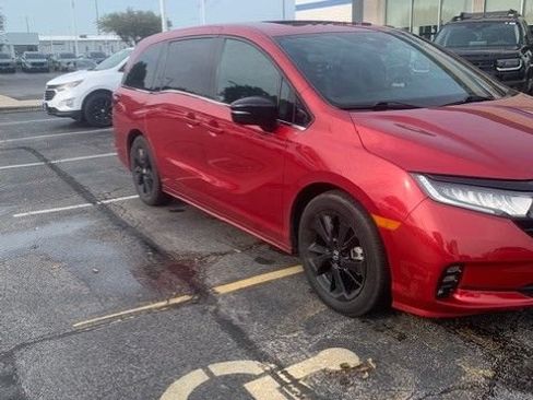 Used 2023 Honda Odyssey Sport image 1