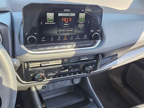 Used 2023 Nissan Rogue SL w/ SL Premium Package image 21