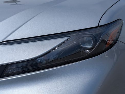 Used 2025 Toyota Camry LE FWD image 10