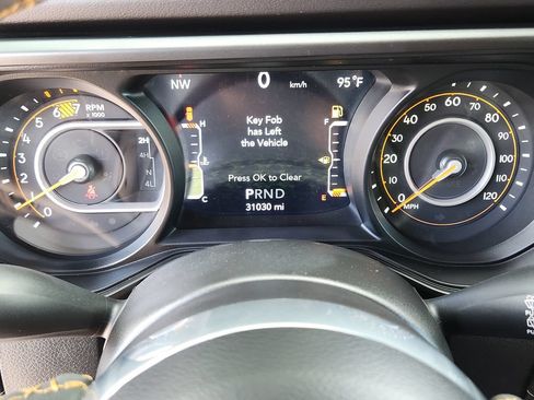 Used 2024 Jeep Wrangler Unlimited Sahara AWD/4WD image 7