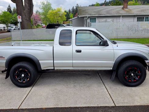 Used 2004 Toyota Tacoma 4x4 Xtracab V6 image 4