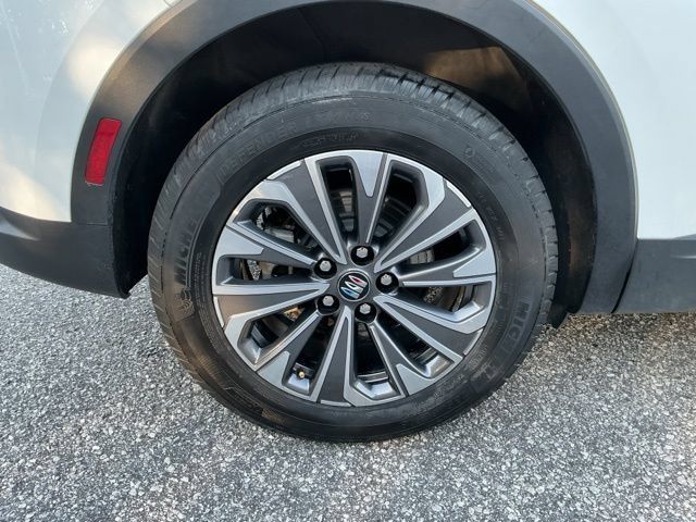 Used 2024 Buick Envision Preferred AWD/4WD image 24