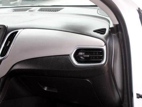 Used 2019 Chevrolet Equinox LS image 18