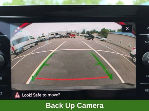Used 2025 Volkswagen Jetta SE w/ Sunroof Package FWD image 35