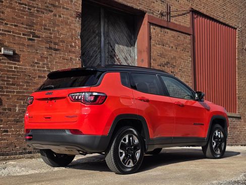 Used 2018 Jeep Compass Trailhawk w/ Navigation Group image 11