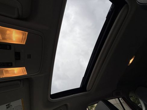 Used 2017 Toyota RAV4 XLE FWD image 15