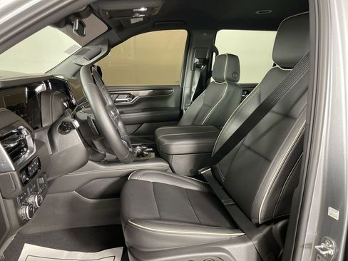 Used 2025 GMC Yukon Elevation image 18