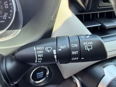 Used 2019 Toyota RAV4 XLE w/ Convenience Package FWD image 21
