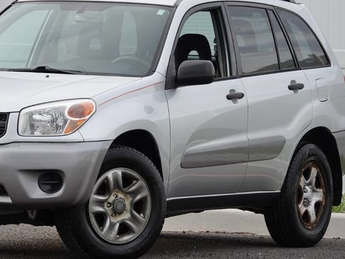 Used 2005 Toyota RAV4 4WD image 8