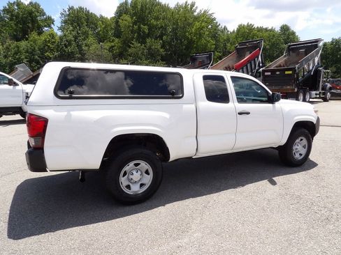 Used 2020 Toyota Tacoma SR image 8