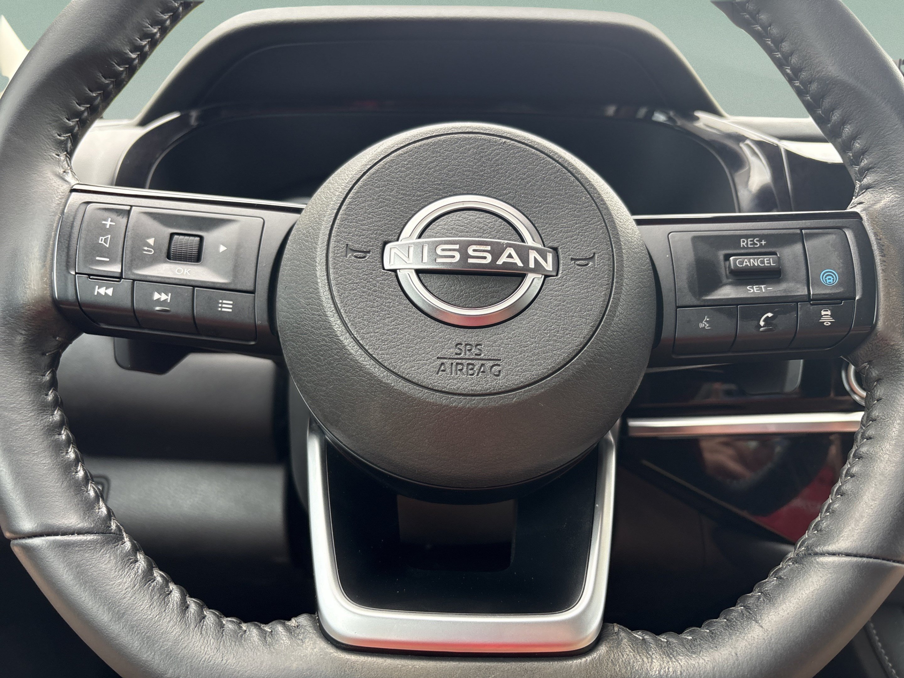 Used 2022 Nissan Pathfinder SV FWD image 18