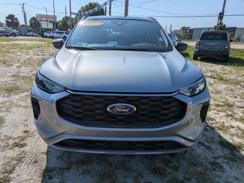 Used 2024 Ford Escape ST-Line w/ Tech Pack #1 FWD image 9