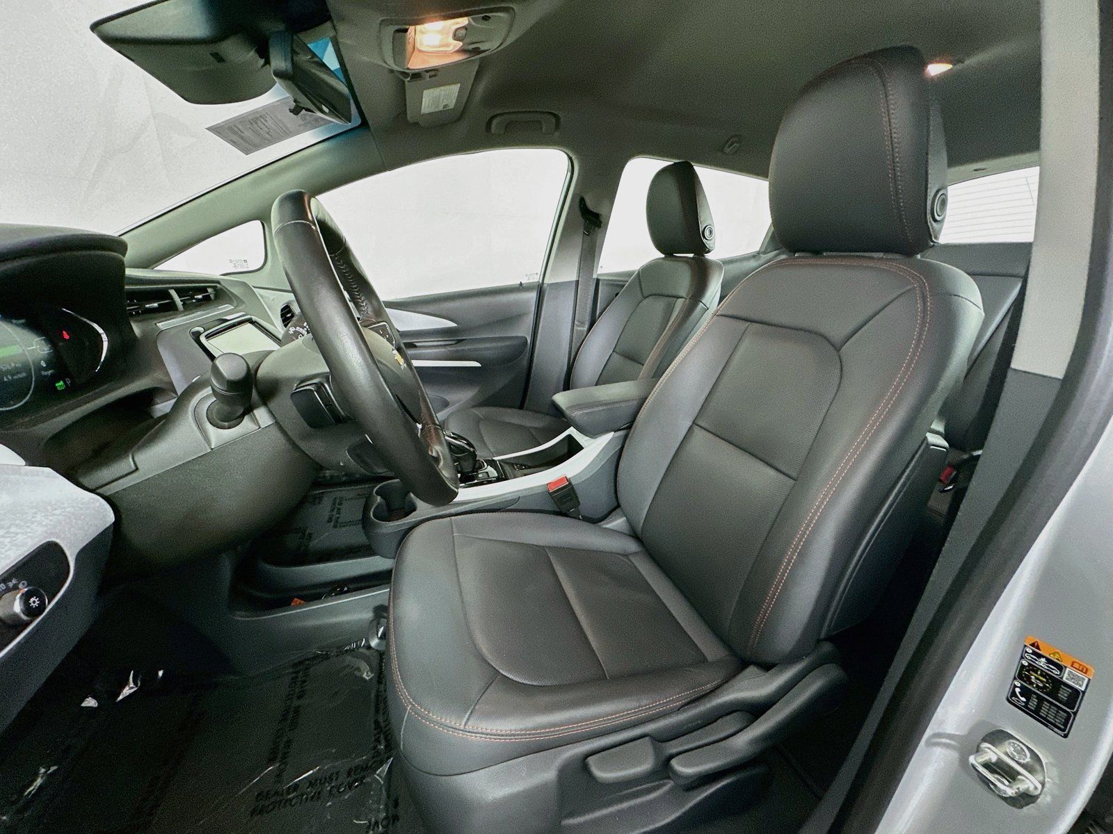 Used 2019 Chevrolet Bolt Premier w/ Infotainment Package FWD image 22