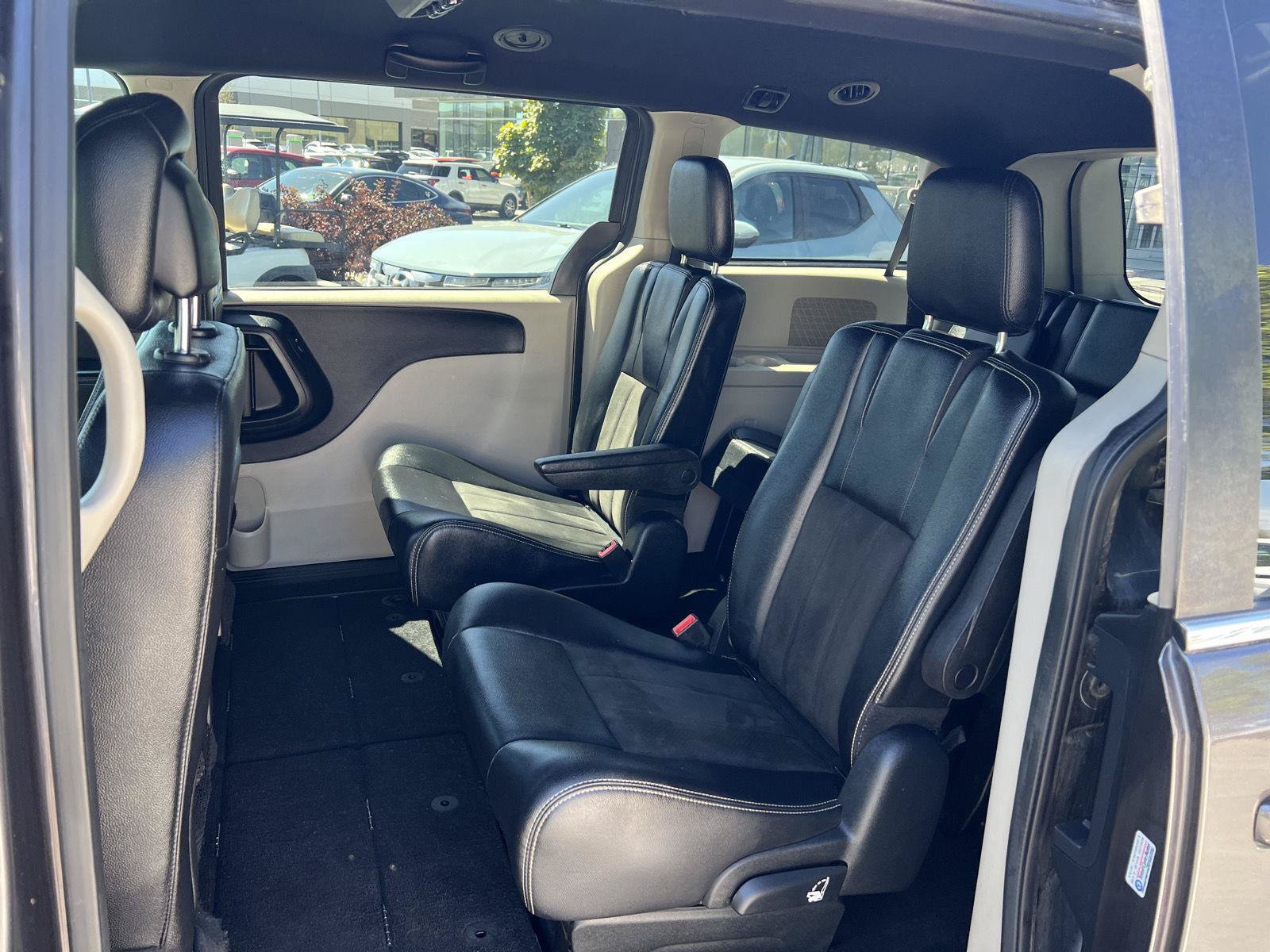 Used 2019 Dodge Grand Caravan SXT FWD image 26