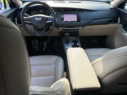Used 2021 Cadillac XT4 Premium Luxury FWD image 15