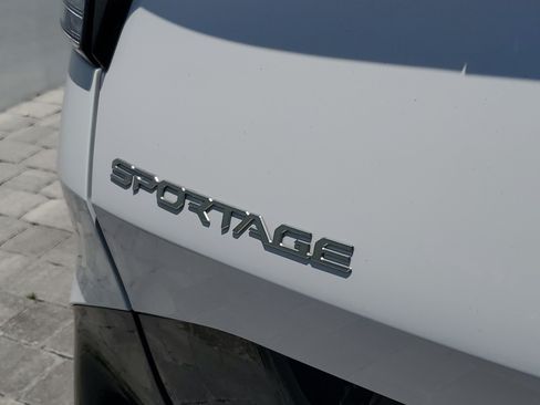 Used 2023 Kia Sportage SX FWD image 9