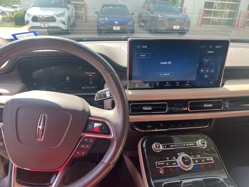 Used 2023 Lincoln Nautilus Reserve w/ Equipment Group 201A image 7