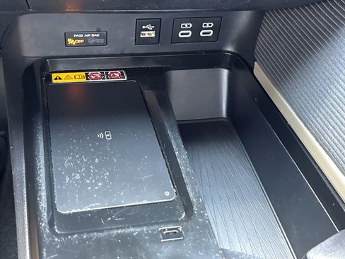 Used 2025 Toyota Camry SE w/ Multimedia Upgrade Package FWD image 27