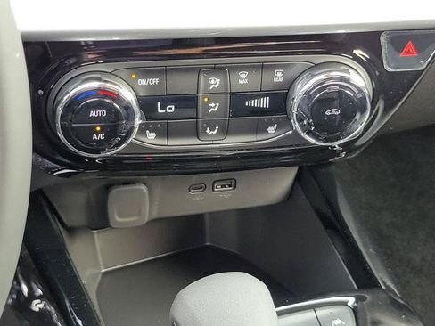 New 2026 Chevrolet Trax LT w/ LT Convenience Package FWD image 21