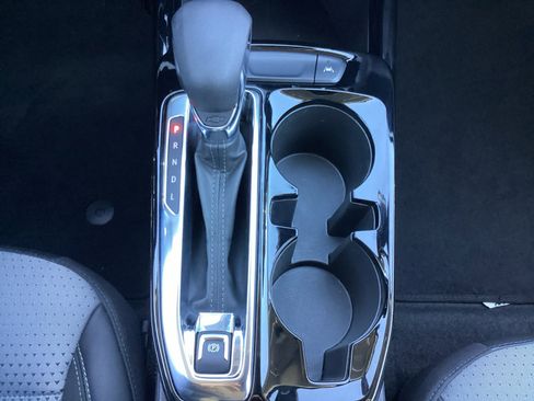 Used 2025 Chevrolet Trax LT w/ LT Convenience Package image 25