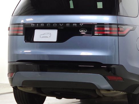 Used 2023 Land Rover Discovery S R-Dynamic image 10