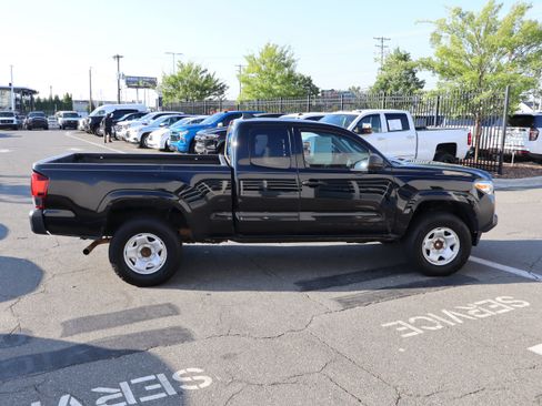 Used 2022 Toyota Tacoma SR RWD image 11