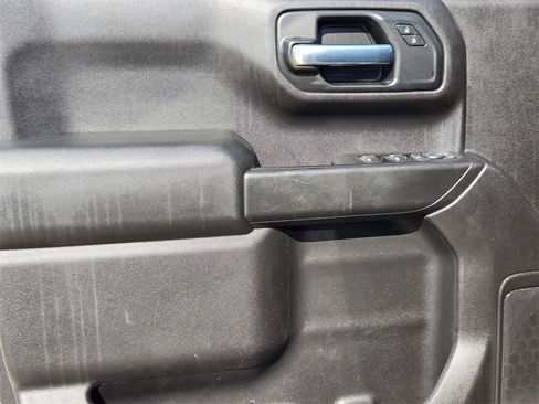 Used 2020 Chevrolet Silverado 1500 Custom w/ Custom Value Package image 11