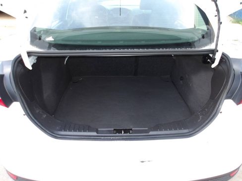 Used 2017 Ford Focus SE FWD image 22