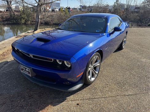 Used 2022 Dodge Challenger R/T image 12