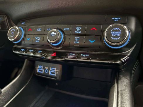 Used 2023 Dodge Durango SXT Launch Edition image 23