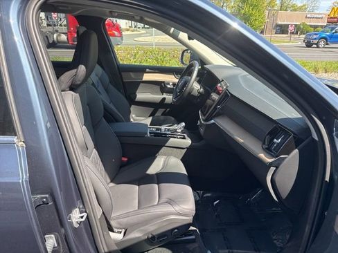 Certified 2025 Volvo XC90 B6 Plus AWD/4WD image 15
