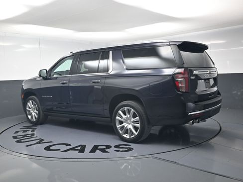 Used 2023 Chevrolet Suburban High Country w/ Premium Package 2 AWD/4WD image 7