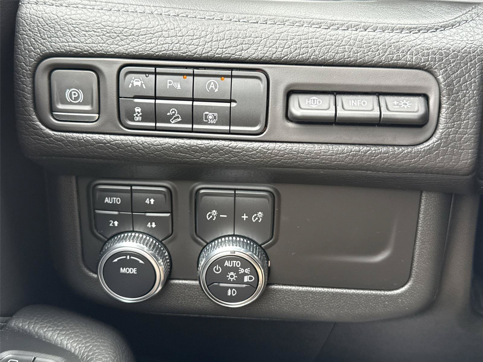 Certified 2023 GMC Yukon Denali AWD/4WD image 18