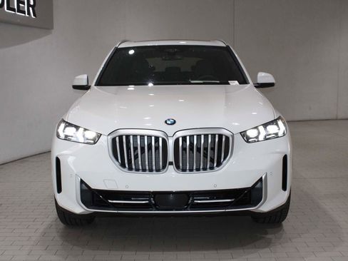 Used 2026 BMW X5 sDrive40i image 9